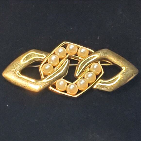 Trifari Gold Tone Faux Pearl Signed Brooch Pin 3" Vtg - Picture 1 of 4